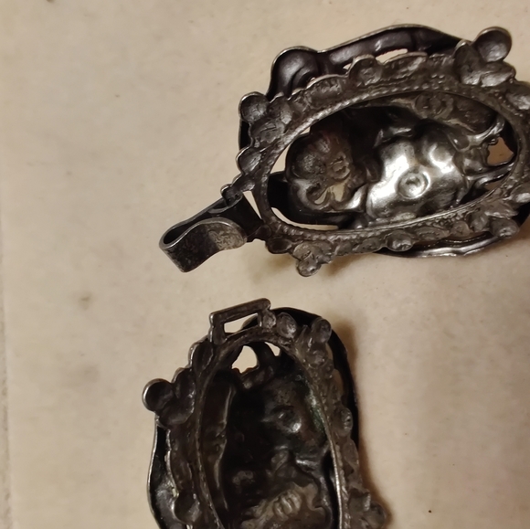 Antique victorian repousse flower bracelet - Picture 10 of 14